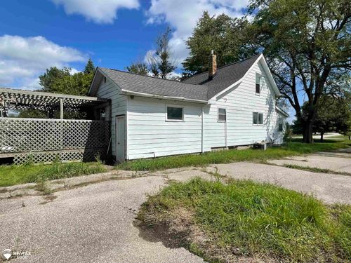 3285 N Fordney Rd, Hemlock, MI, 48626-9464 | Card Image