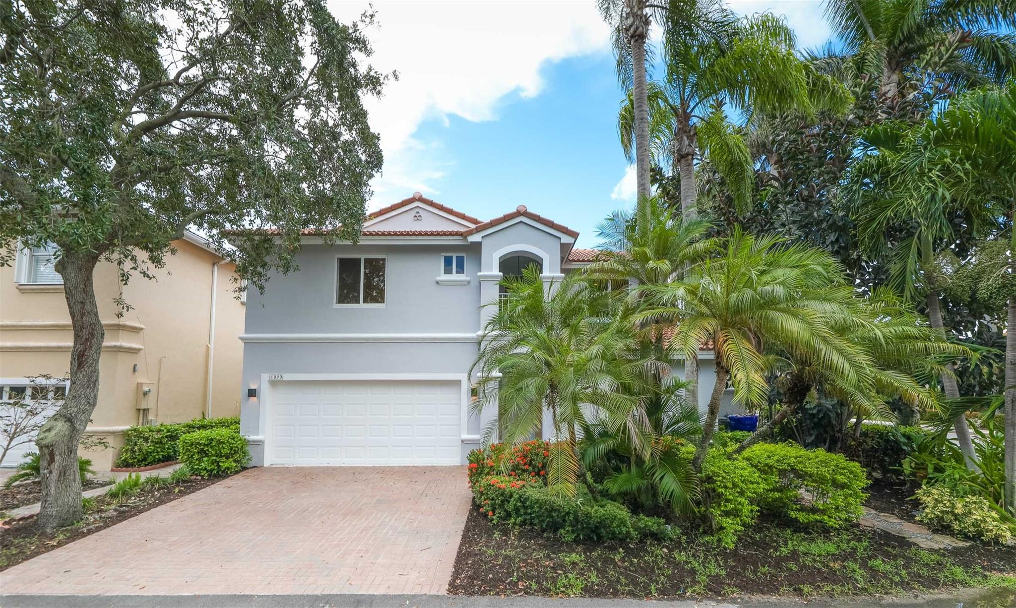 Satinleaf St, Hollywood, FL 33019
