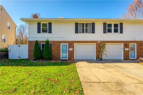 2914 Burnham Jump Dr, Cuyahoga Falls, OH, 44223-1219 | Card Image