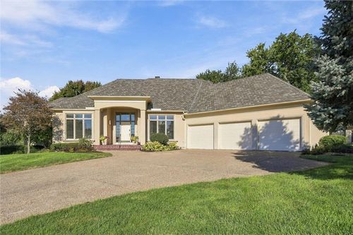 11507 Cedar St, Leawood, KS, 66211-2046 | Card Image