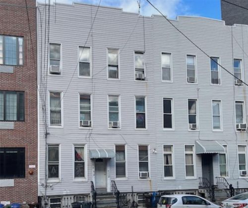 11 47th Rd, Long Island City, NY, 11101-5475 | Card Image