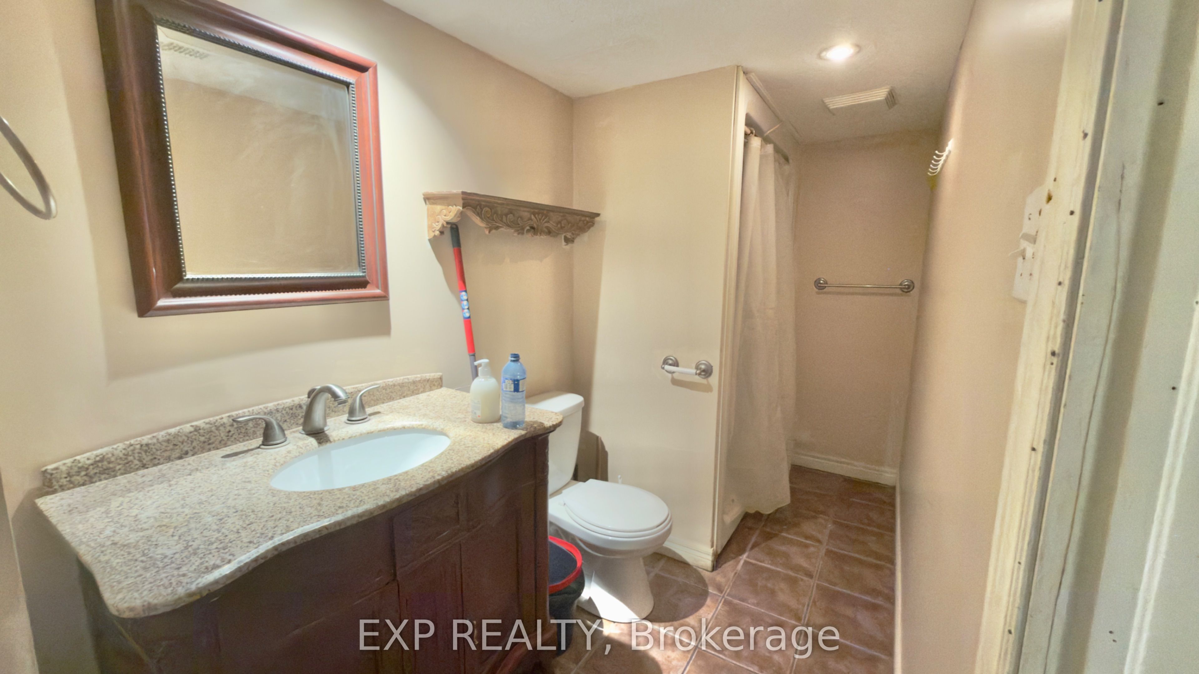 Residential Lease in Waterloo 5