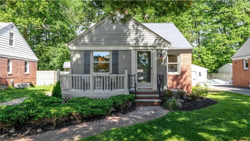 2771 W 230th St, North Olmsted, OH, 44070-1167 | Card Image