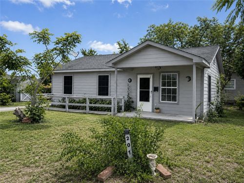 201 E 9th St, Bishop, TX, 78343-2801 | Card Image