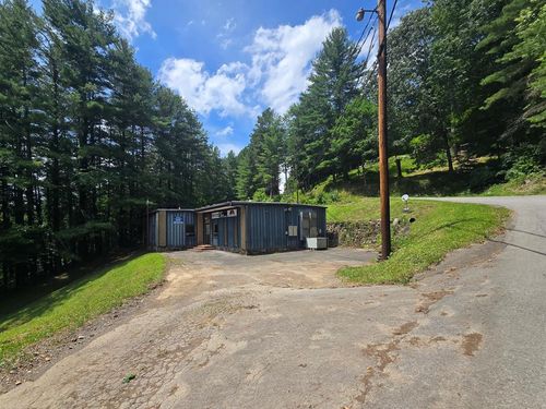 222 Sunny Hills Dr, Cedar Bluff, VA, 24609-9075 | Card Image