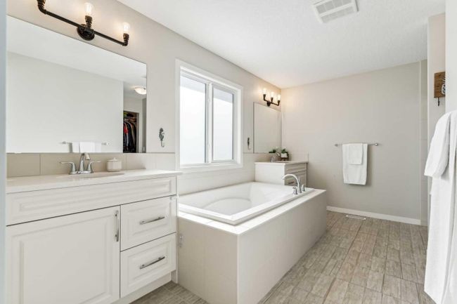 191 West Grove Way Sw, Home with 4 bedrooms, 2 bathrooms and 4 parking in Calgary AB | Image 27