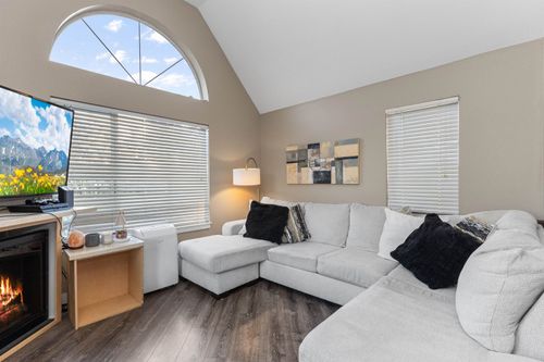 315-32725 George Ferguson Way, Abbotsford, BC, V2T5M5 | Card Image