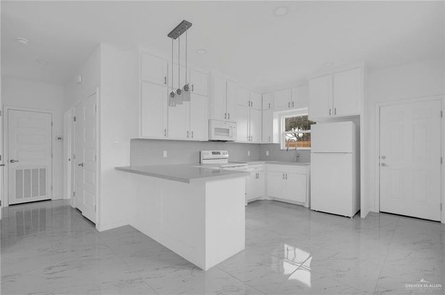 APT-2 - 2000 E 1 St St, Condo with 2 bedrooms, 2 bathrooms and 2 parking in Mission TX | Image 5