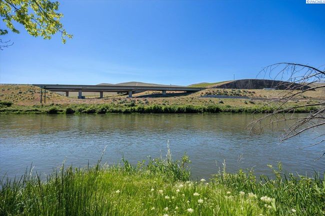 805 Babs Ave, Home with 4 bedrooms, 2 bathrooms and null parking in Benton City WA | Image 38
