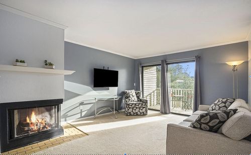 6-3280 Devonwood Hls Ne, Grand Rapids, MI, 49525-1373 | Card Image