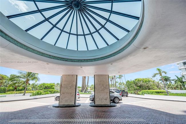 8B - 10101 Collins Ave, Condo with 2 bedrooms, 3 bathrooms and null parking in Bal Harbour FL | Image 58