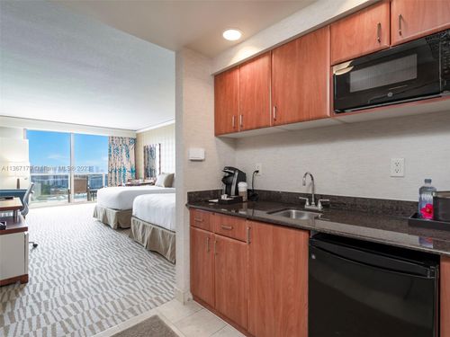 918-18001 Collins Ave, Sunny Isles Beach, FL, 33160 | Card Image