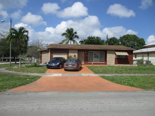 205 Ne 175th St, North Miami Beach, FL, 33162-1814 | Card Image