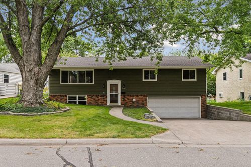 4532 Perry Ave N, Robbinsdale, MN, 55422-1133 | Card Image