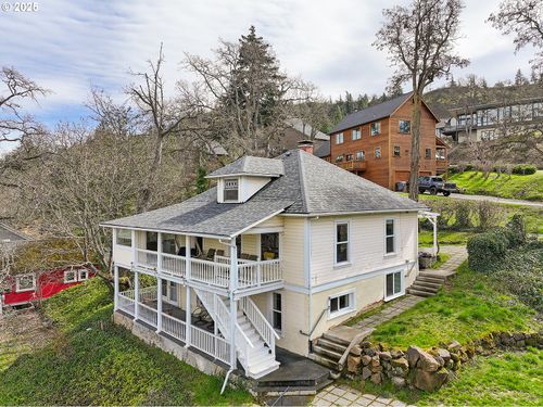 1006 4th Ave, Mosier, OR, 97040-9626 | Card Image
