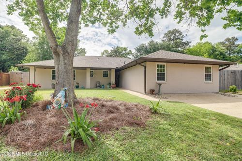 789 Sharon Hills Dr, Biloxi, MS, 39532-4313 | Card Image