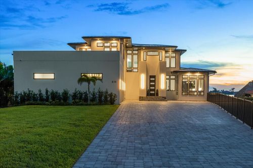 614 Bayshore Dr, Osprey, FL, 34229-9581 | Card Image