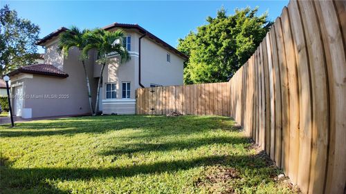 2558 Ne 41st Ave, Homestead, FL, 33033-5121 | Card Image