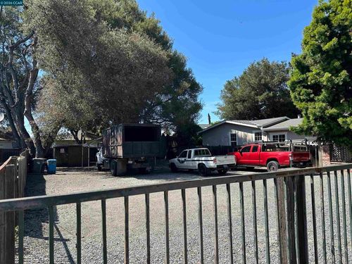 2169 Ralmar Ave, East Palo Alto, CA, 94303-1452 | Card Image