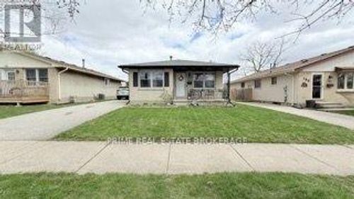 102 Patience Cres, London, ON, N6E2L1 | Card Image