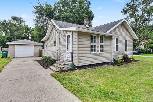 1810 Maplehurst Ave, Mishawaka, IN, 46545-7010 | Card Image