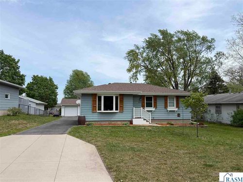 1309 N Washington Avenue, St. Peter, MN, 56082 | Card Image