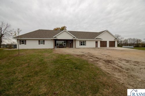 19466 521st Ave, Lake Crystal, MN, 56055-2385 | Card Image