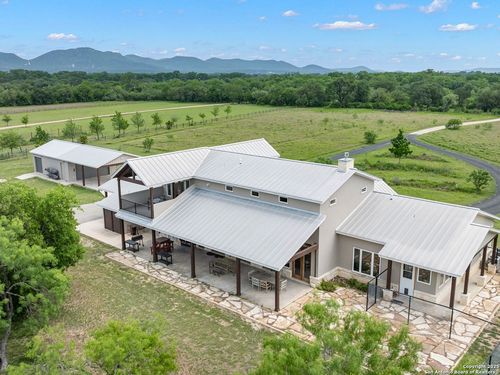 497 Cypress Falls Rd, Utopia, TX, 78884 | Card Image