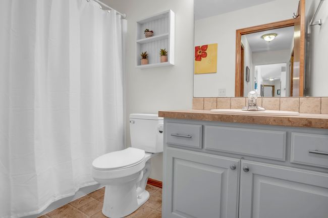 1430 Redbud Ct, House other with 5 bedrooms, 3 bathrooms and null parking in Halstead KS | Image 22