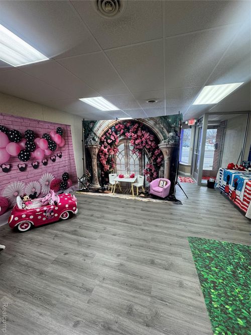 2025 West Rd, Trenton, MI, 48183-3611 | Card Image