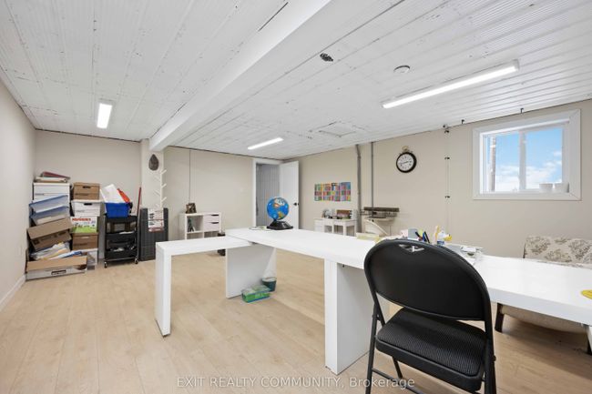 329 Parkhill Dr, Home with 0 bedrooms, 1 bathrooms and null parking in Thedford ON | Image 24