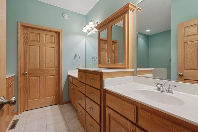 11424 Preserve Ln N, Townhouse with 3 bedrooms, 3 bathrooms and null parking in Champlin MN | Image 10