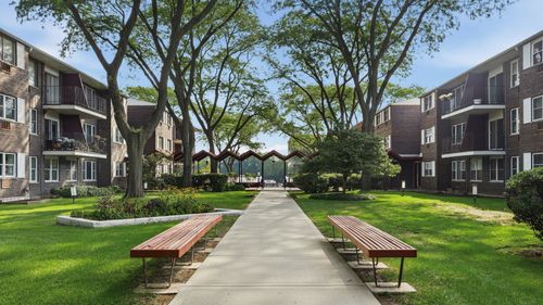 1g-8720 Skokie Blvd, Skokie, IL, 60077-5407 | Card Image