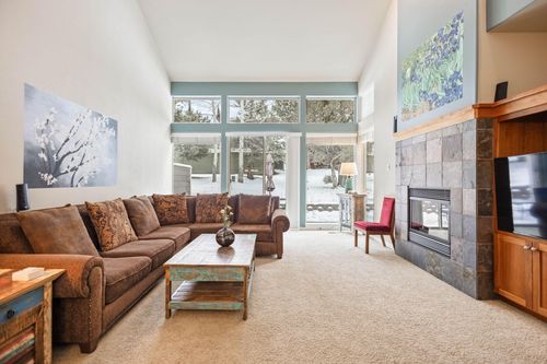 1421 Highland View Loop, Redmond, OR, 97756-7411 | Card Image