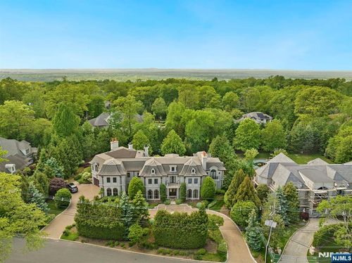 78 Roberts Rd, Englewood Cliffs, NJ, 07632-2212 | Card Image