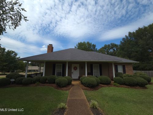 550 Pecan Boulevard, Brandon, MS, 39042 | Card Image