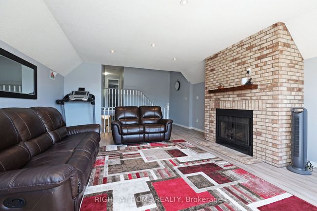 32 Chapman Dr, House other with 4 bedrooms, 4 bathrooms and 2 parking in Ajax ON | Image 19