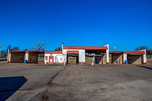 1102 E 1st St, Chandler, OK, 74834-2480 | Card Image