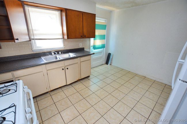 215 S Maple Ave, House other with 6 bedrooms, 3 bathrooms and null parking in Tahlequah OK | Image 24