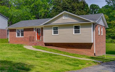 2563 Wood Valley Road, House other with 3 bedrooms, 2 bathrooms and null parking in Winston Salem NC | Image 2