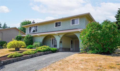 615 Vanalman Ave, Saanich, BC, V8Z3A8 | Card Image
