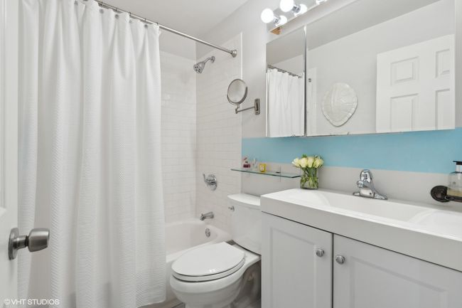 APT-705 - 3900 N Pine Grove Ave, Condo with 1 bedrooms, 1 bathrooms and 1 parking in Chicago IL | Image 12
