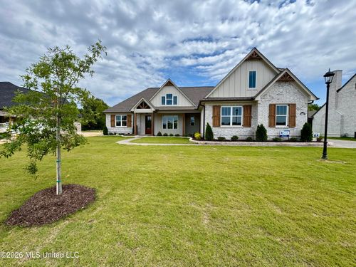 302 Oakworth Dr, Hernando, MS, 38632-1689 | Card Image