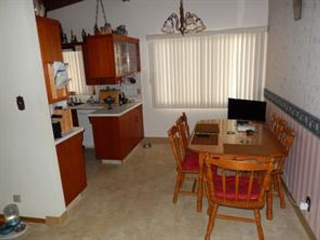 1251 St Charles Rd N, House detached with 4 bedrooms, 2 bathrooms and null parking in Lethbridge AB | Image 4