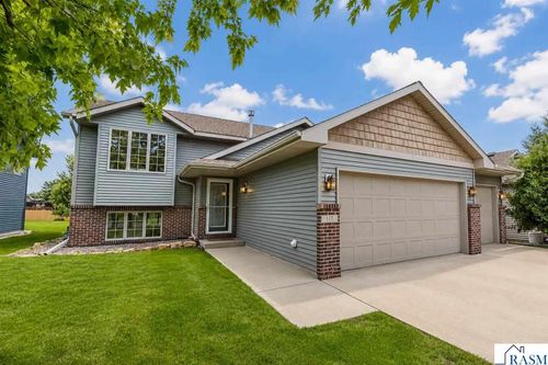 117 Pinehurst Drive, Mankato, MN, 56001 | Card Image