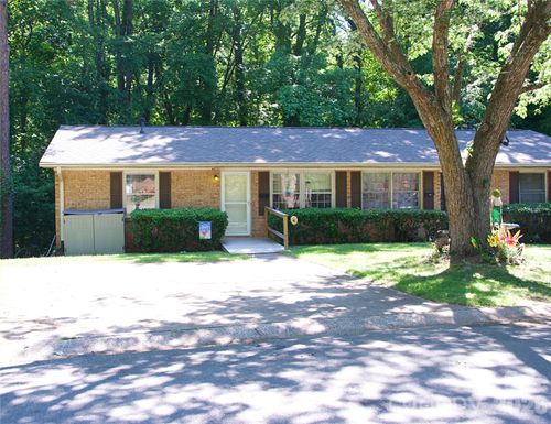 4631 Highlake Drive, Charlotte, NC, 28215 | Card Image