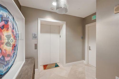 3304-17121 Collins Ave, Sunny Isles Beach, FL, 33160-4363 | Card Image