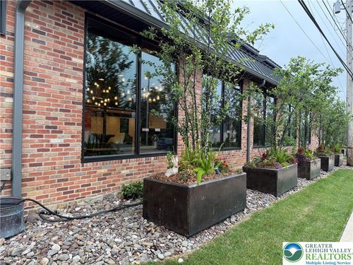 232 E Landis St, COOPERSBURG, PA, 18036-1609 | Card Image