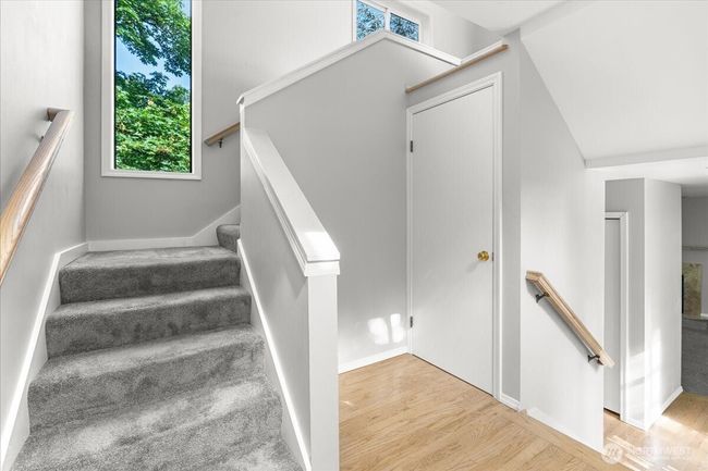 8523 25 Th Ave Ne, House other with 3 bedrooms, 3 bathrooms and 2 parking in Seattle WA | Image 5