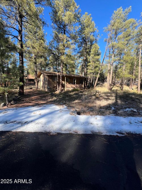 800 E Reindeer Dr, Munds Park, AZ, 86017-0147 | Card Image